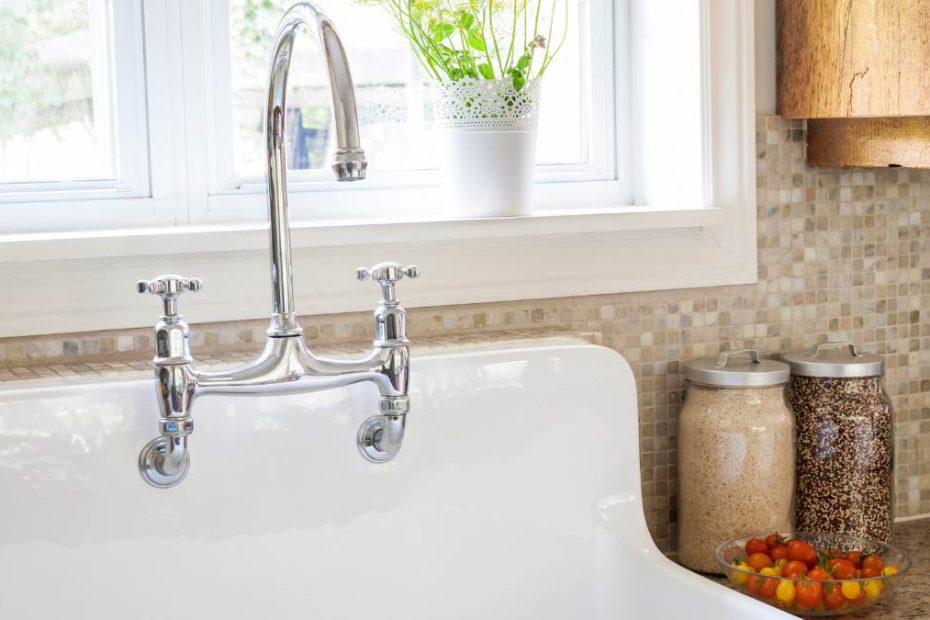 Kitchen faucet with two handles.